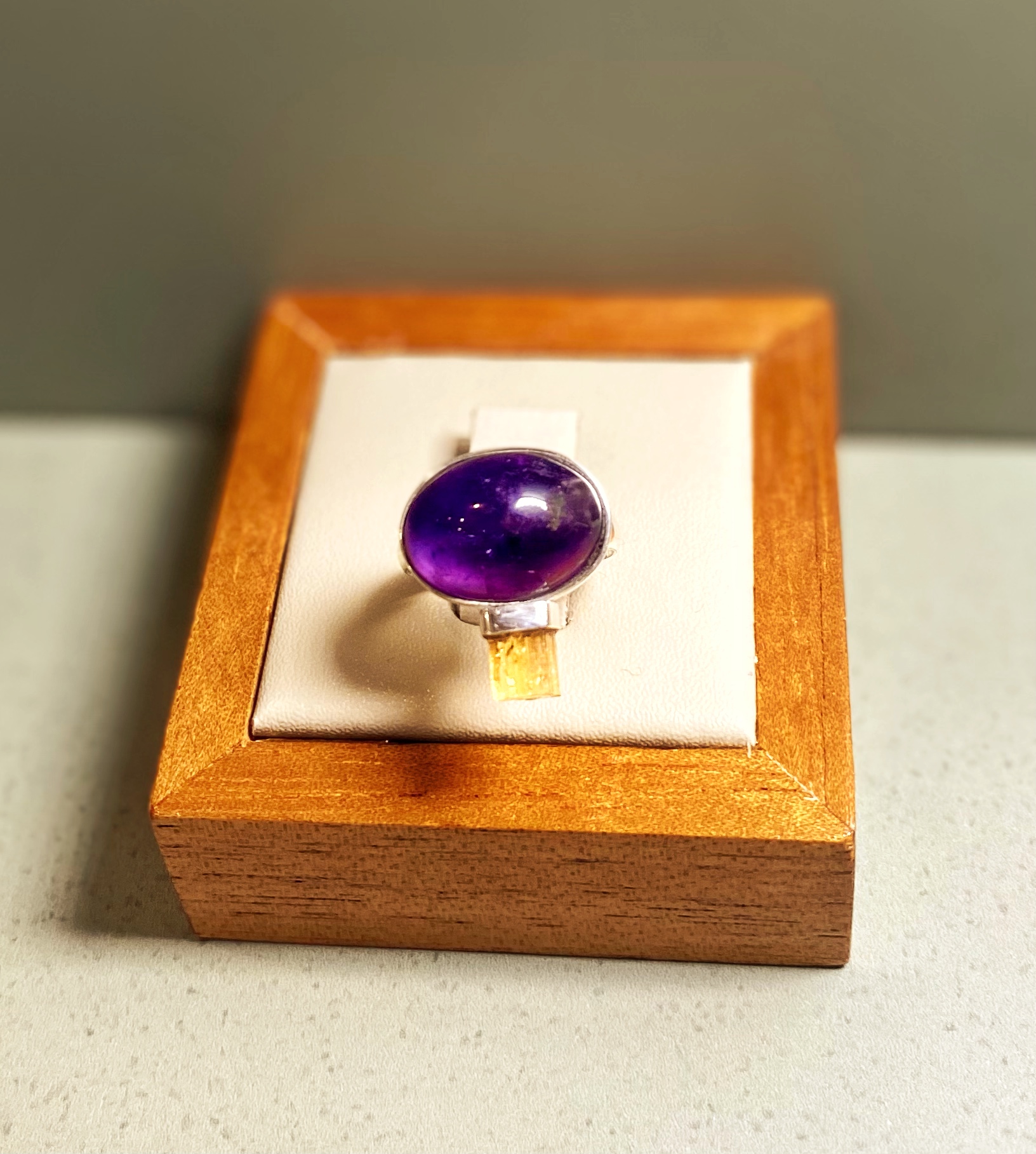 Anel ametista oval e topázio imperial