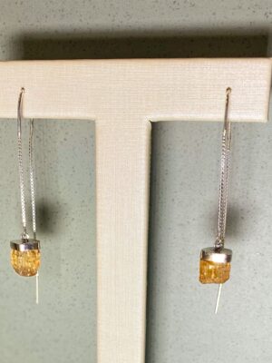 Brinco fio topázio imperial bruto