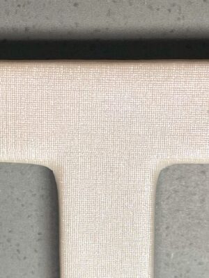 Brinco ponto de luz quadrado quartzo rosa