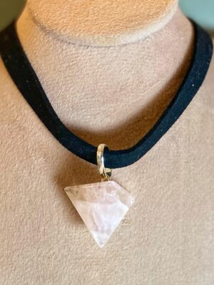 Choker couro quartzo rosa