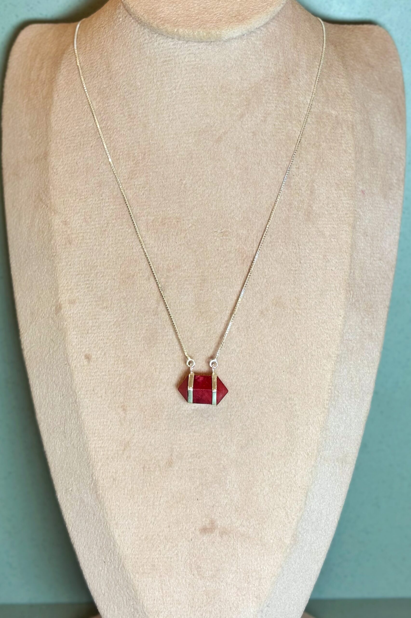CHOKER PÊNDULO JADE VERMELHA