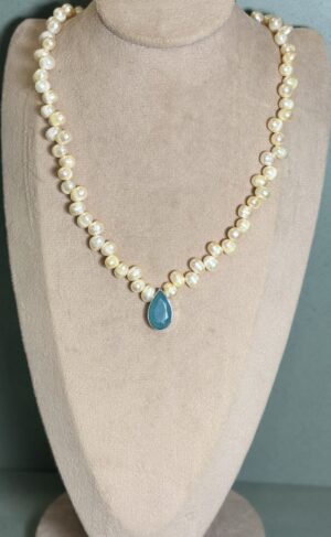 COLAR PÉROLAS JADE PARAÍBA