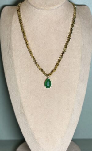 COLAR HEMATITA COM JADE VERDE